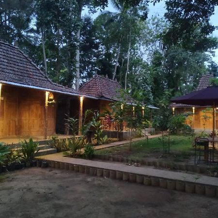 Omah Kayu Jagalan Hotel Magelang Luaran gambar